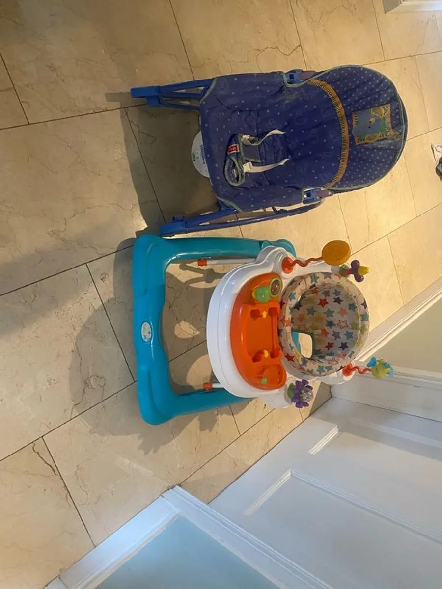 Baby bouncer and walker - Image 2