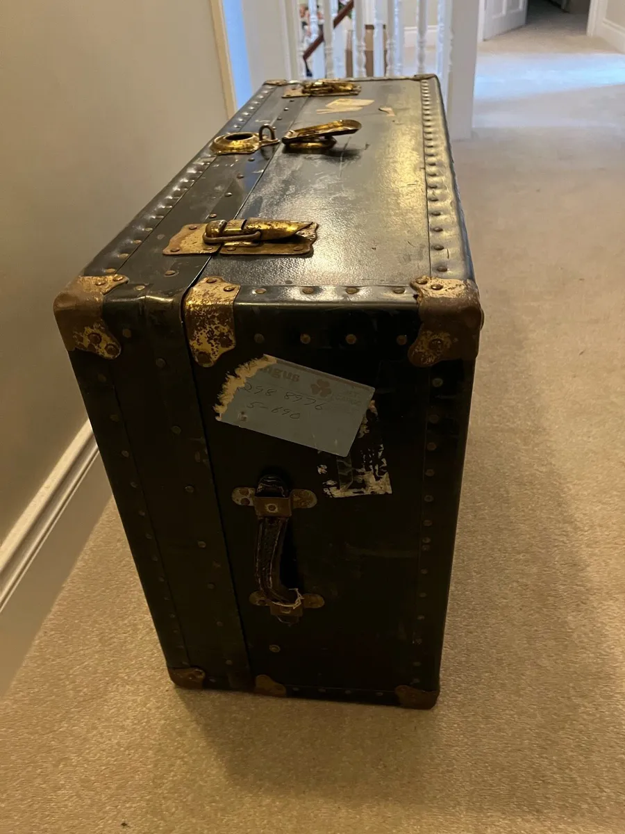 Steamer trunk blanket box - Image 2