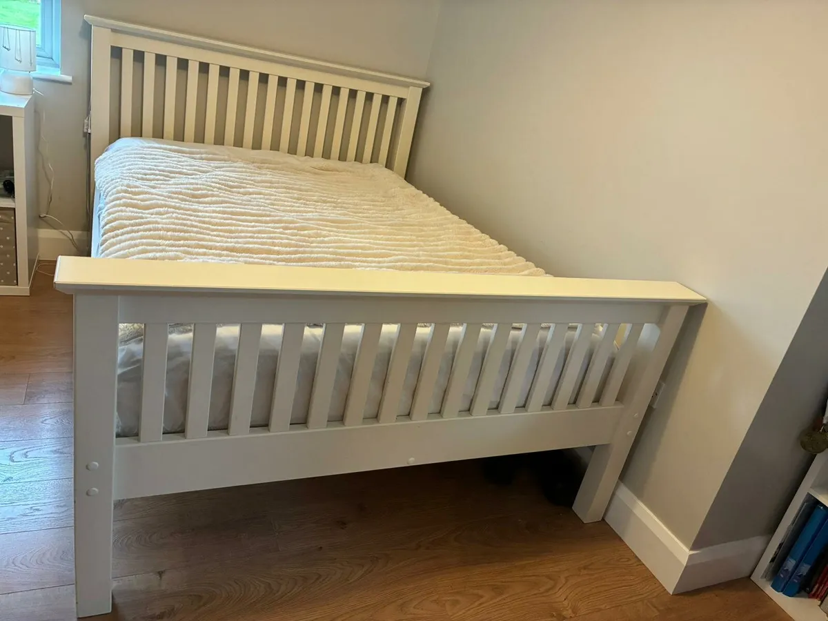 Double bed - Image 2