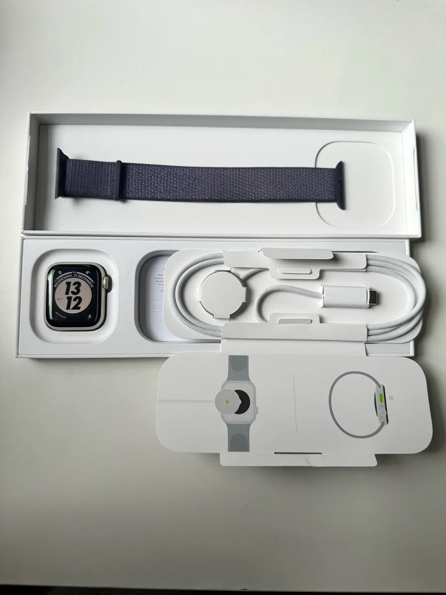 Apple watch SE 3Gn 40mm - Image 1