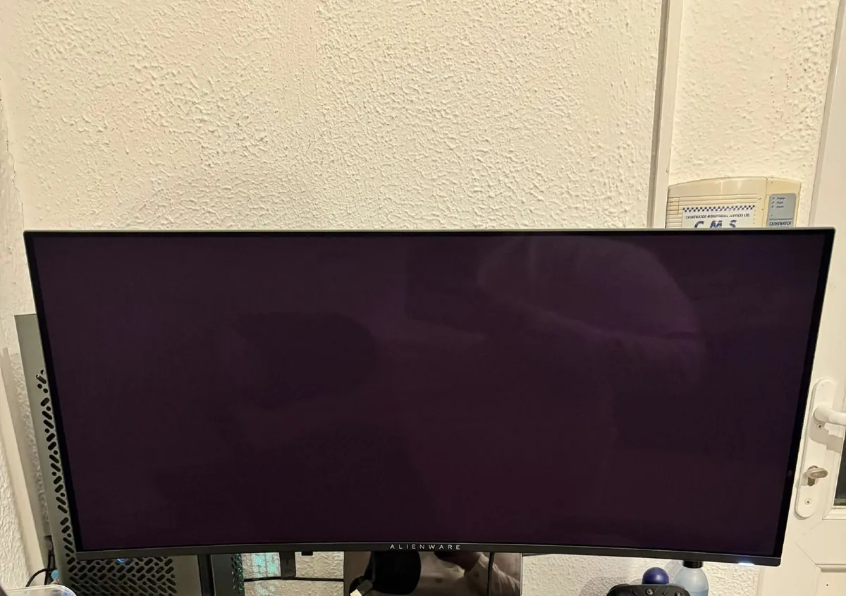 Alienware 34 240Hz QD-OLED Gaming Monitor - Image 4