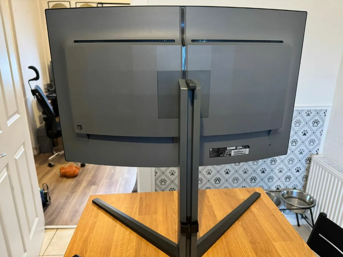 Philips Evnia - 32M2C5500W - 32 Inch QHD, 240hz - Image 3