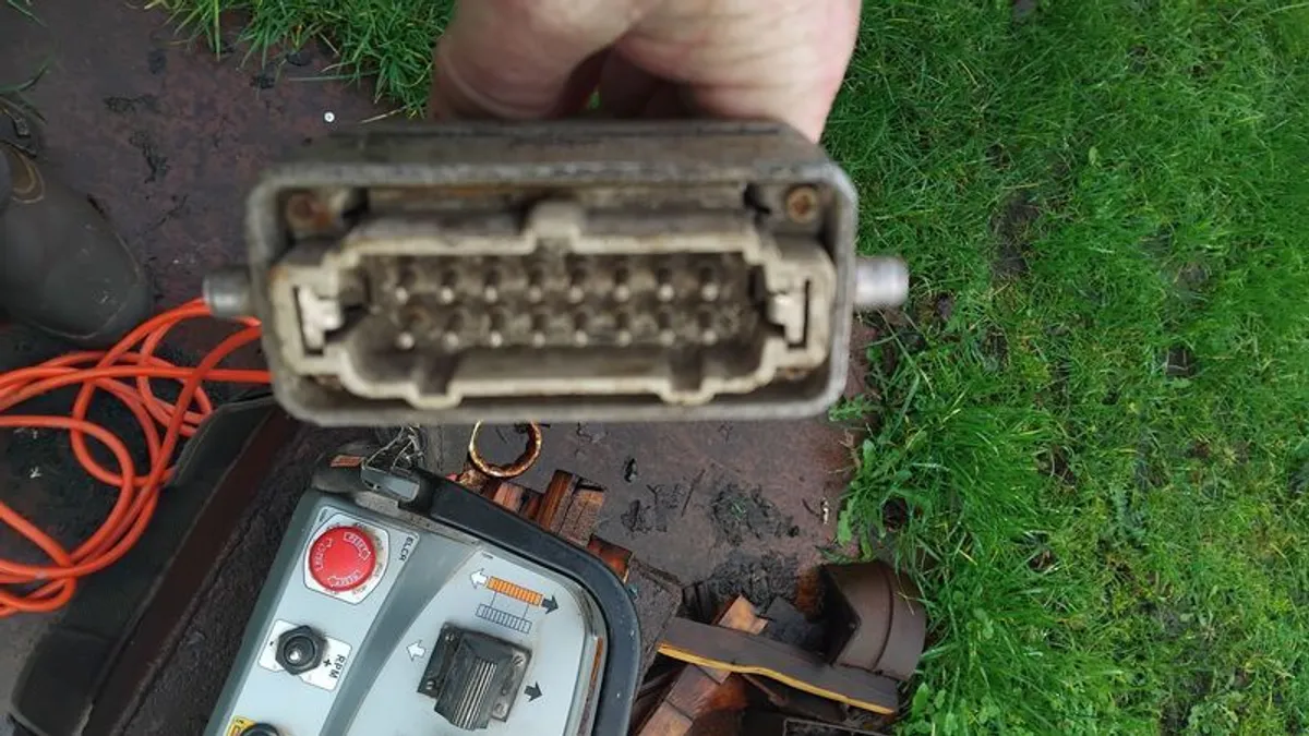 concrete pump or piling remote control - Image 3