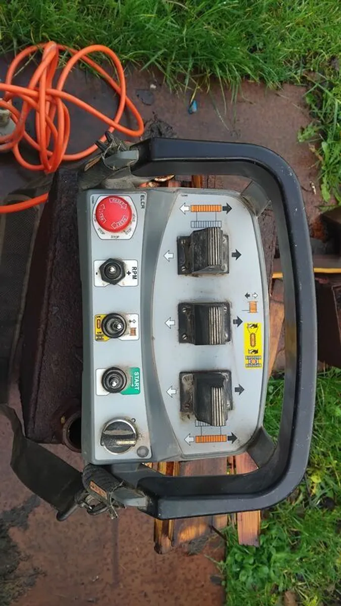 concrete pump or piling remote control - Image 4