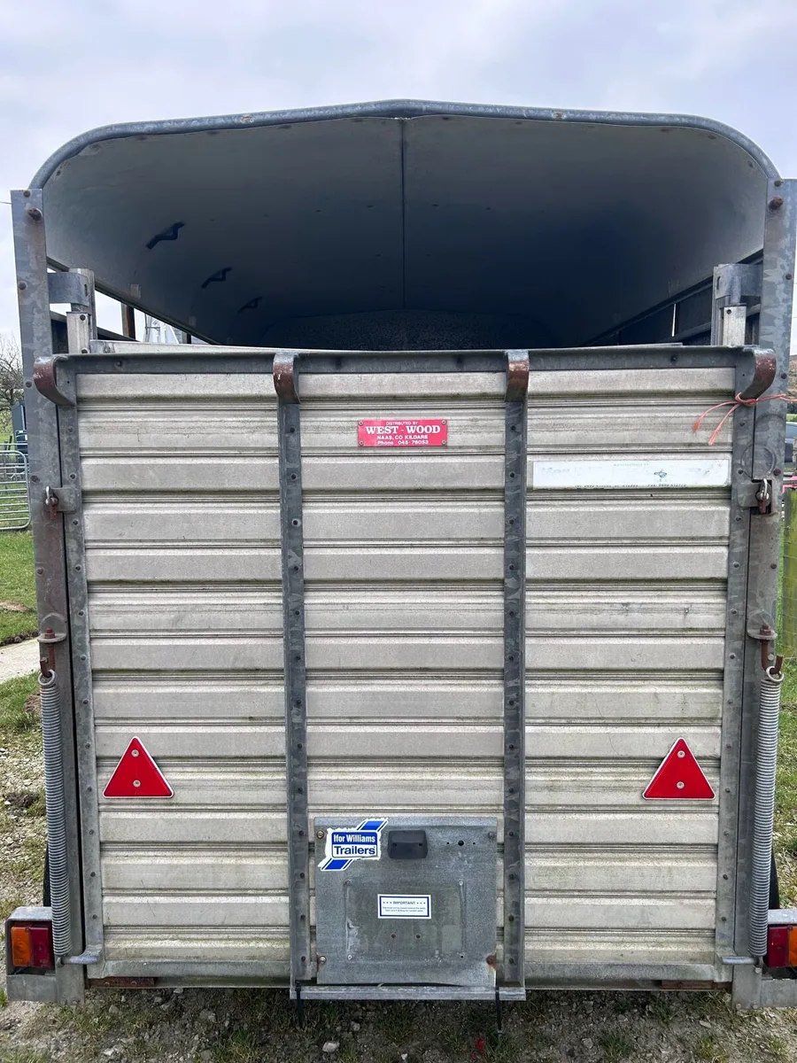 Ifor Williams 8ft by 5 ft sheep/cattle trailer - Image 3
