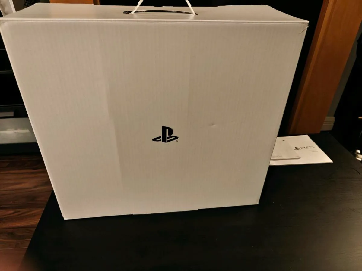PlayStation 5 Disc Edition - Image 2