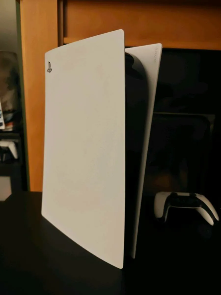 PlayStation 5 Disc Edition - Image 3