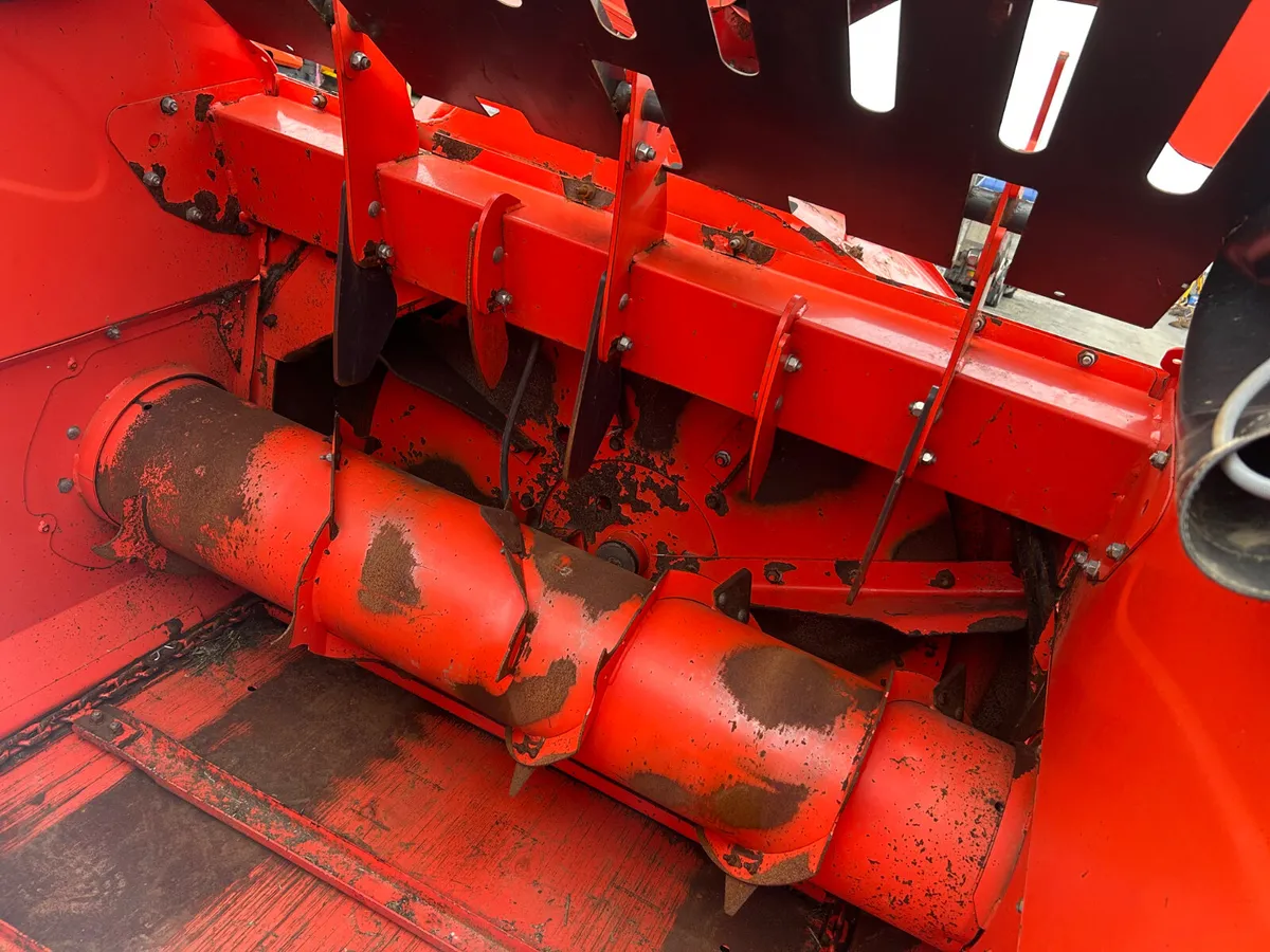 2022 Kuhn Primor 2060H Straw Blower - Image 3