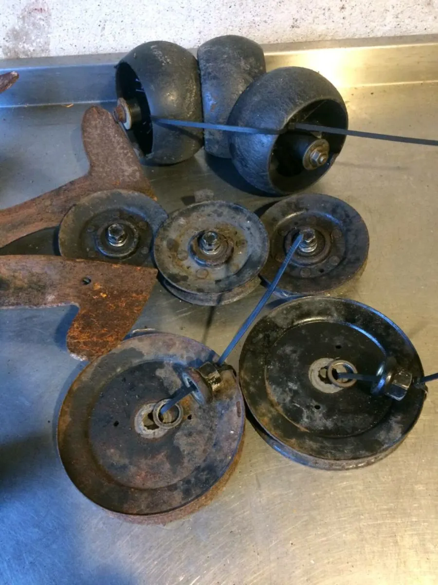 Parts for ride on Lawnmower - Image 2