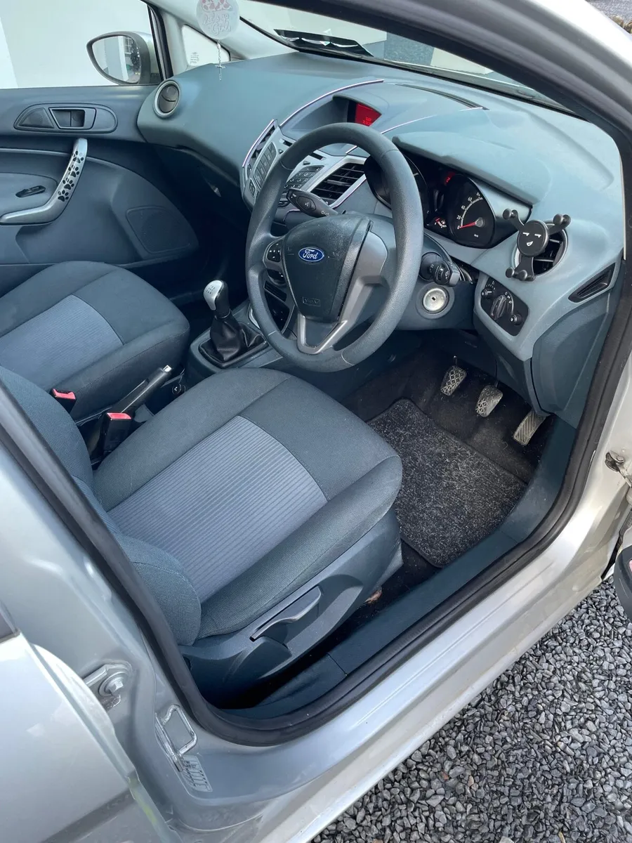 Ford Fiesta 2011 - Image 3