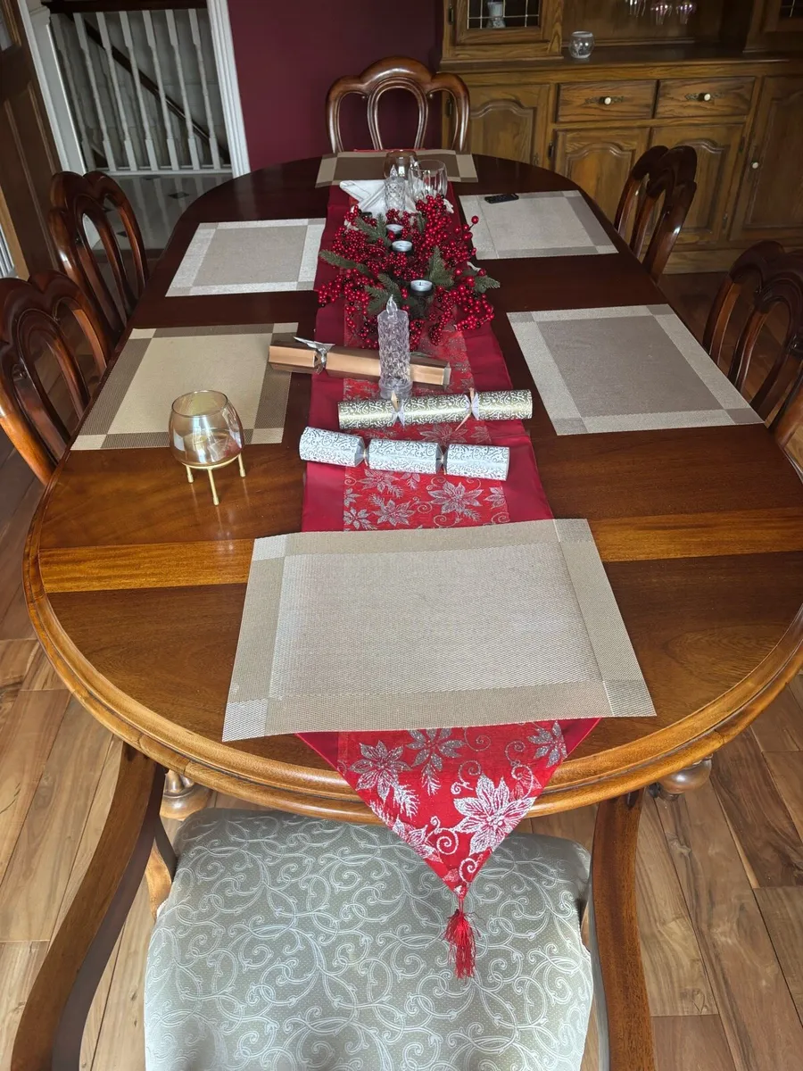 Dining room furniture - Image 1