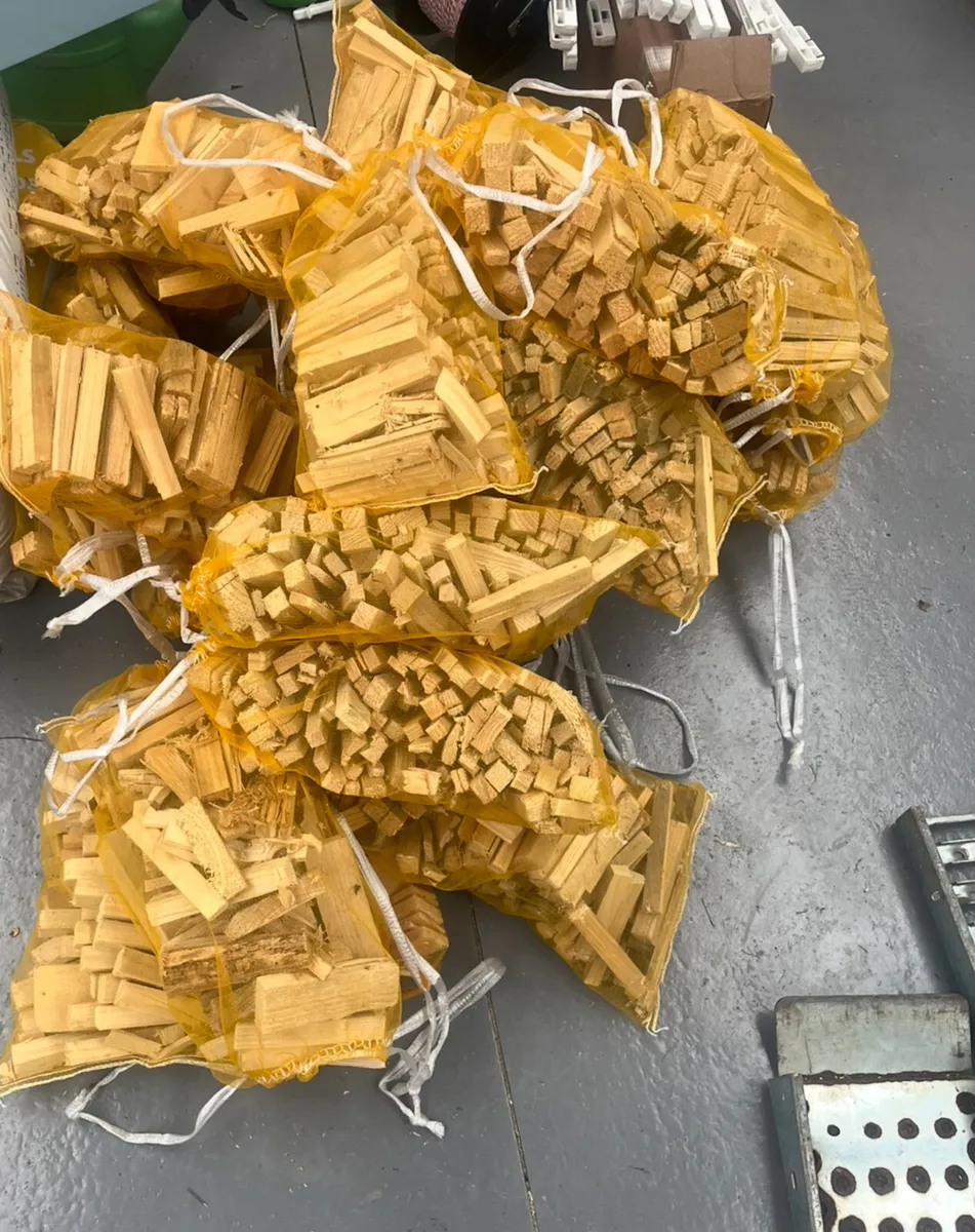 Net bags of kindling and firewood - Image 1