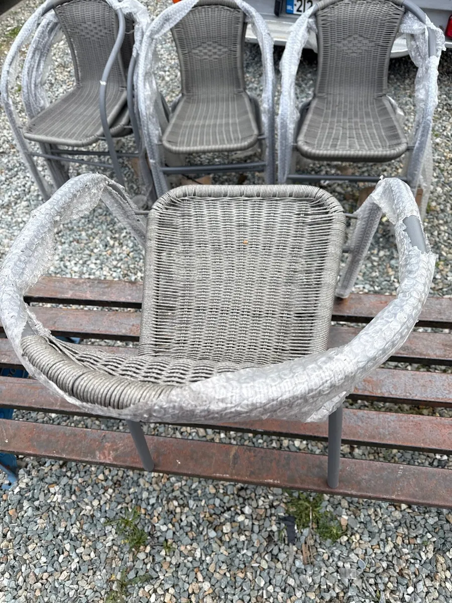 12 Rattan/Metal Garden seats (BRAND NEW ) - Image 4