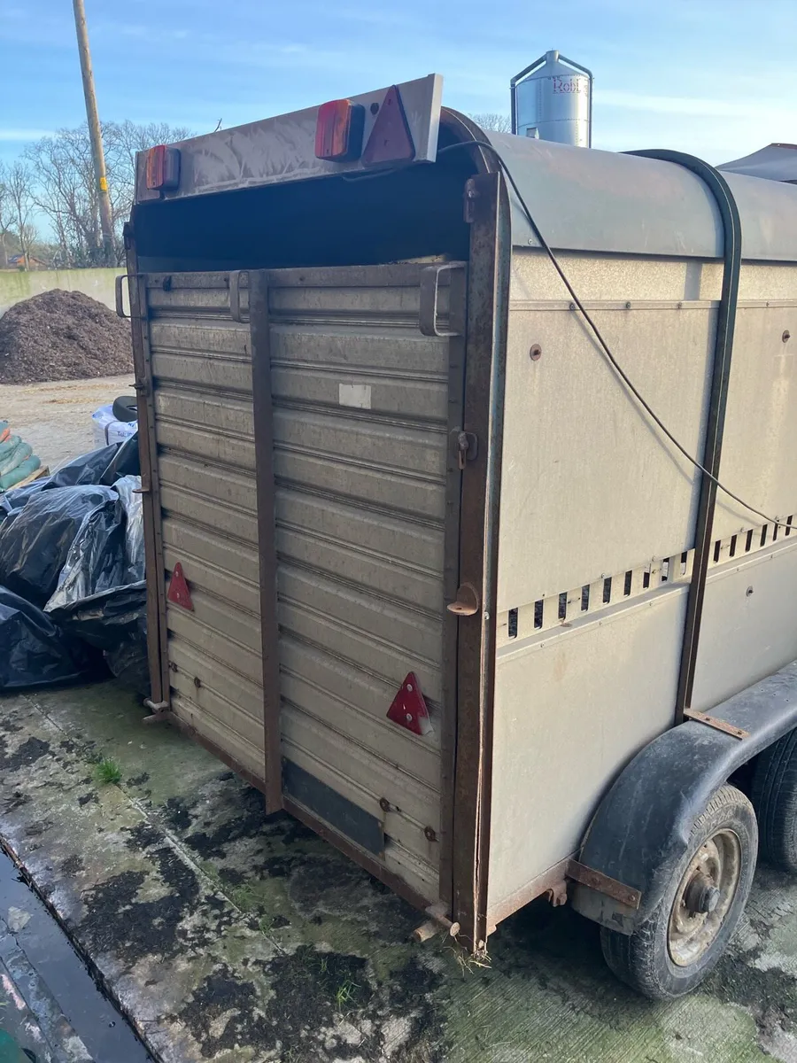Cattle trailer - Image 1