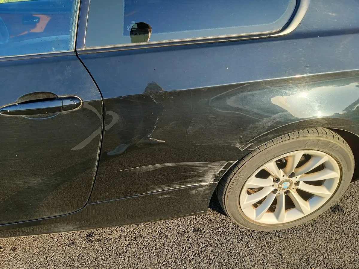 BMW 3-Series 2010 - Image 4