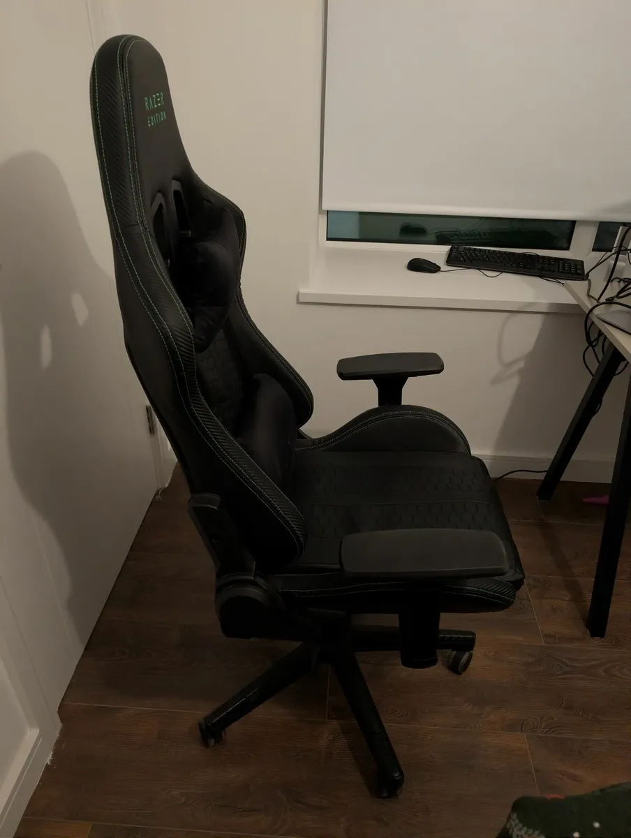TYPE Z Razer Gaming Chair - Like New - Image 3