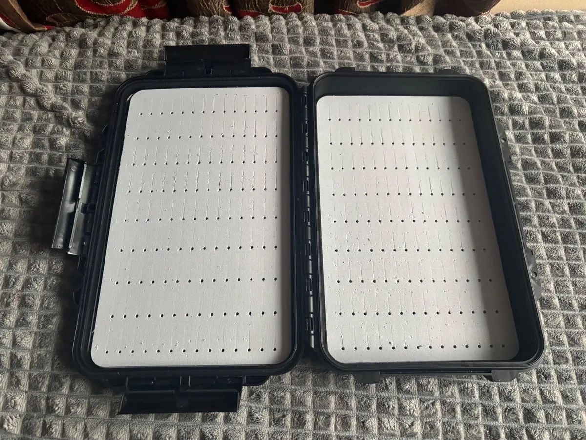 Airflo delta 10ft # 7/8 fly rod & large flybox - Image 2