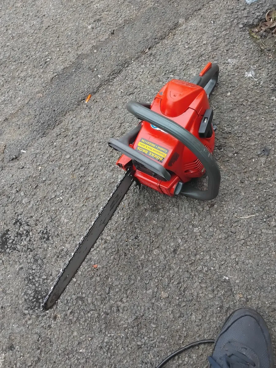 Efco chainsaw running well price too sell - Image 3