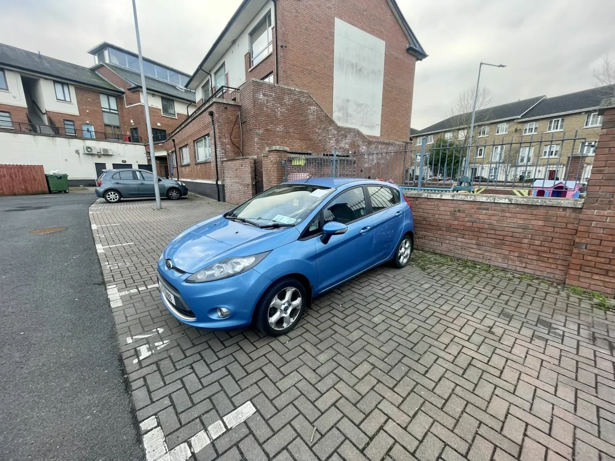 Ford Fiesta 2011 - Image 3