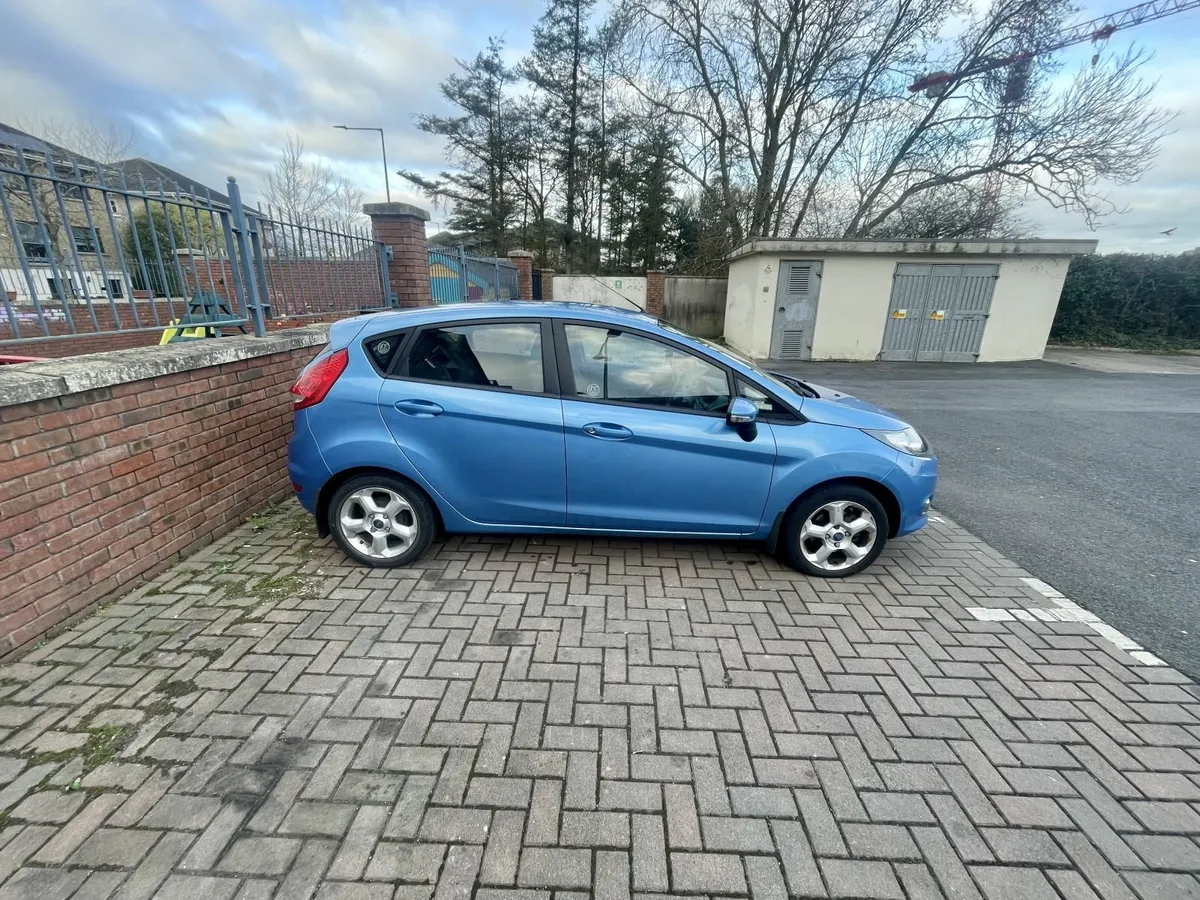 Ford Fiesta 2011 - Image 4