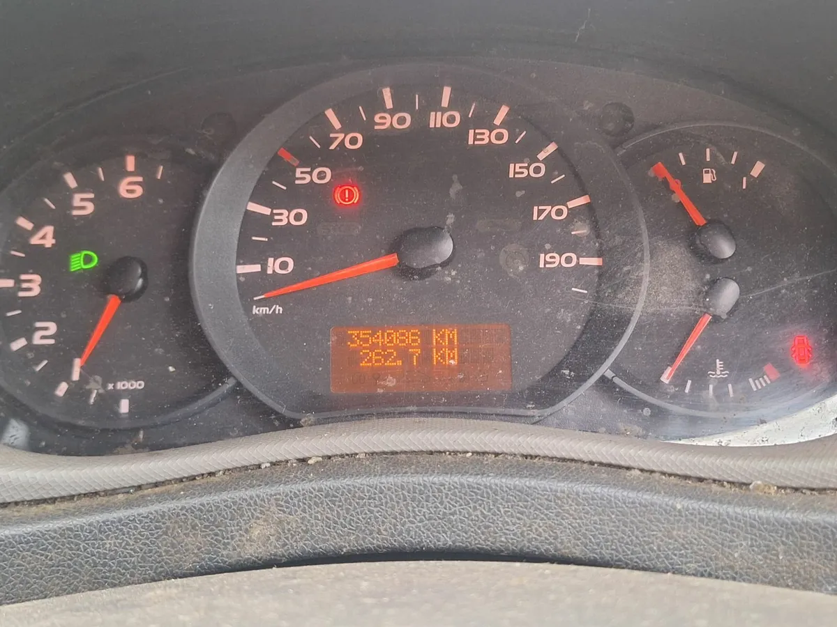 Nissan NV400 2012 - Image 3