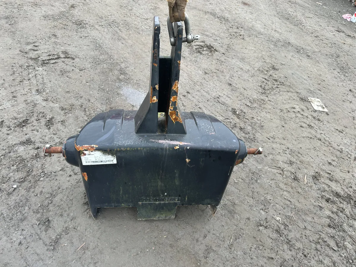 Quicke 600kg weight block - Image 3