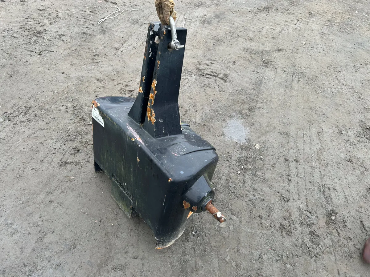 Quicke 600kg weight block - Image 4