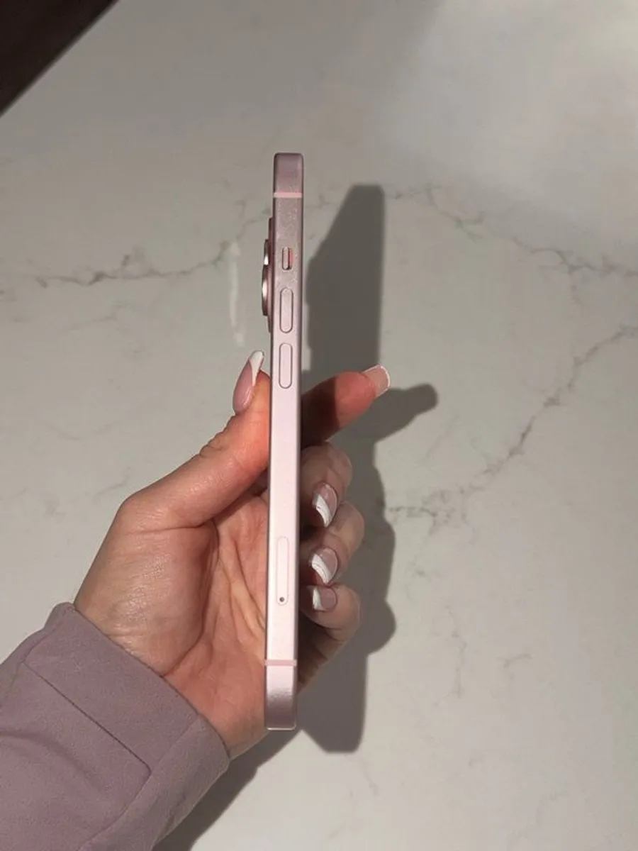 iphone 15 - Image 4