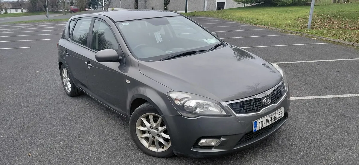 Kia Ceed 2010 - Image 1