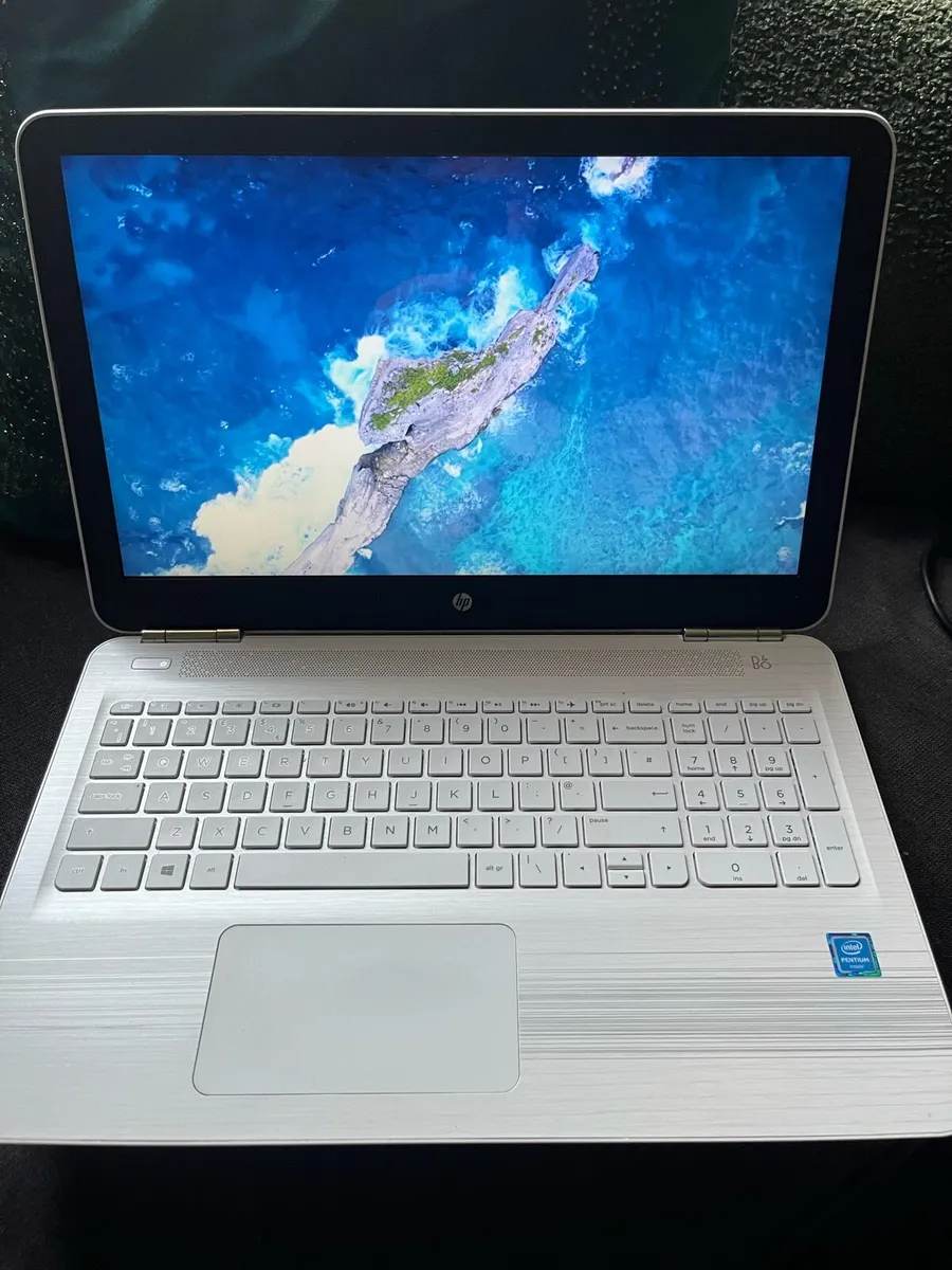 Hp white pavilion laptop - Image 4