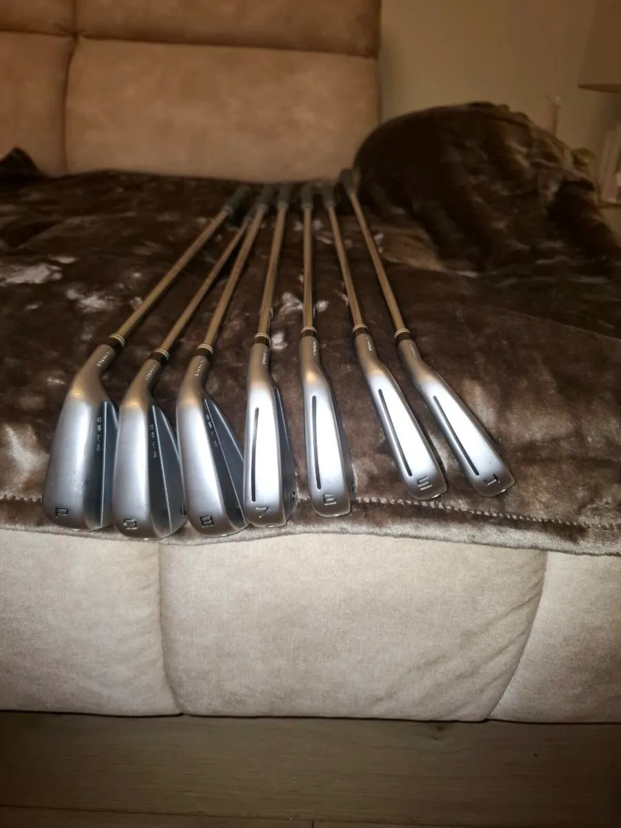 Taylormade p790 's irons - Image 2