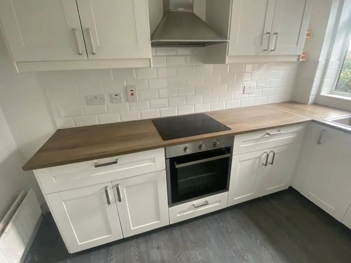 Kitchen Cabinets & Appliances - Image 1