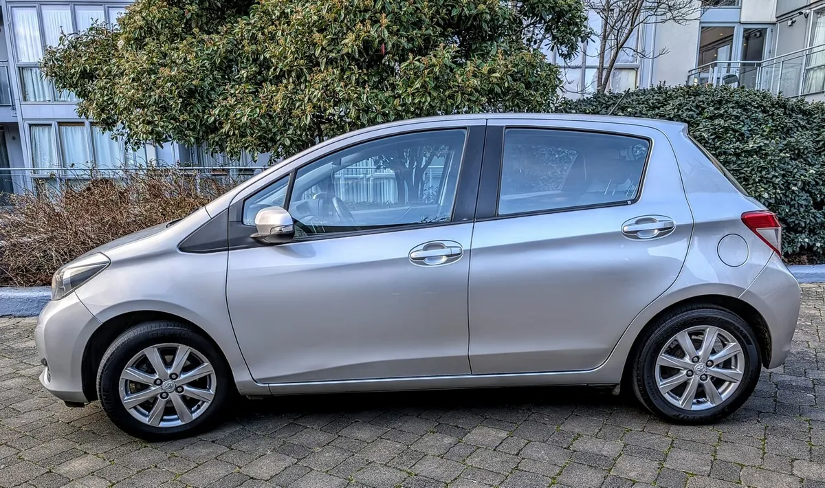 Toyota Yaris 1.33 VVTI TR 5DR - Low Mileage - Image 3