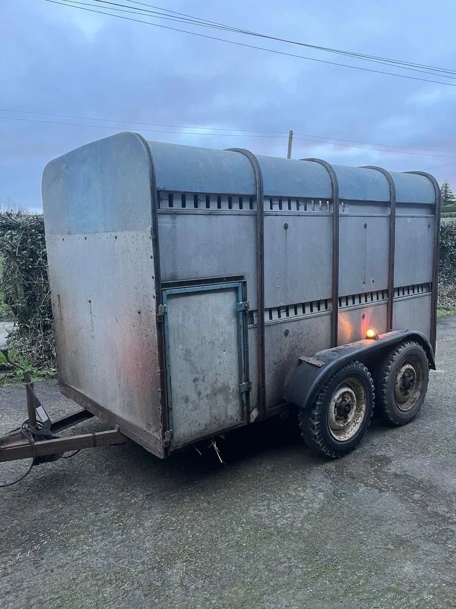 Cattle trailer - Image 1