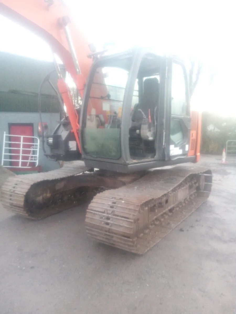 Hitachi 135 - Image 2