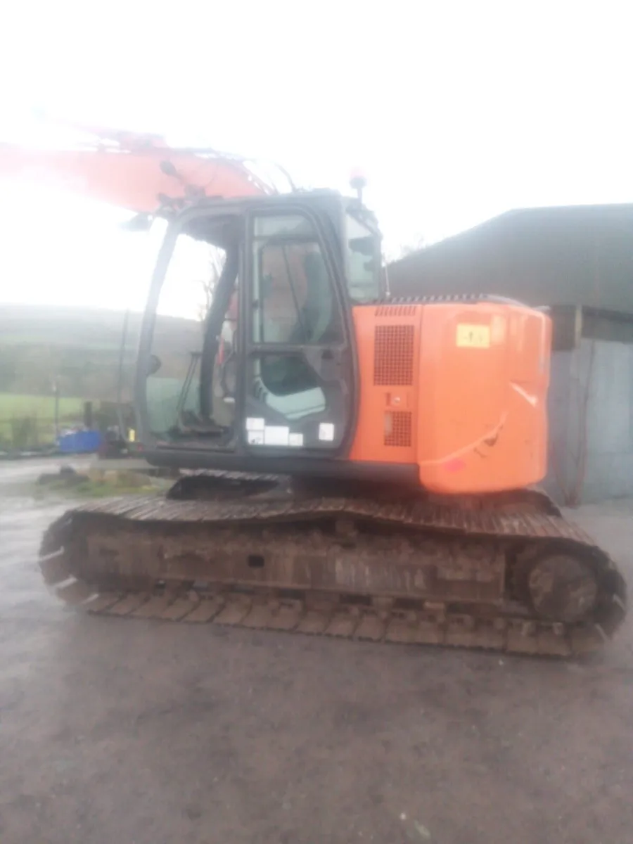 Hitachi 135 - Image 3