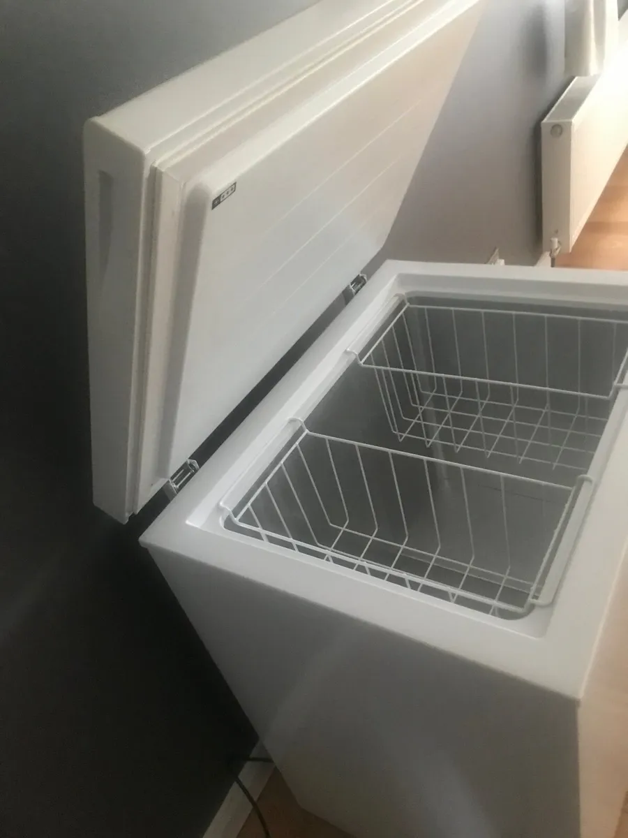 Chest Freezer - Image 2