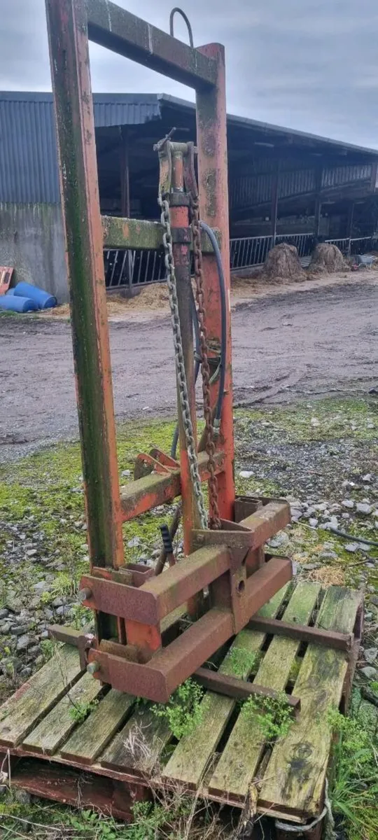 Forklift mast - Image 1