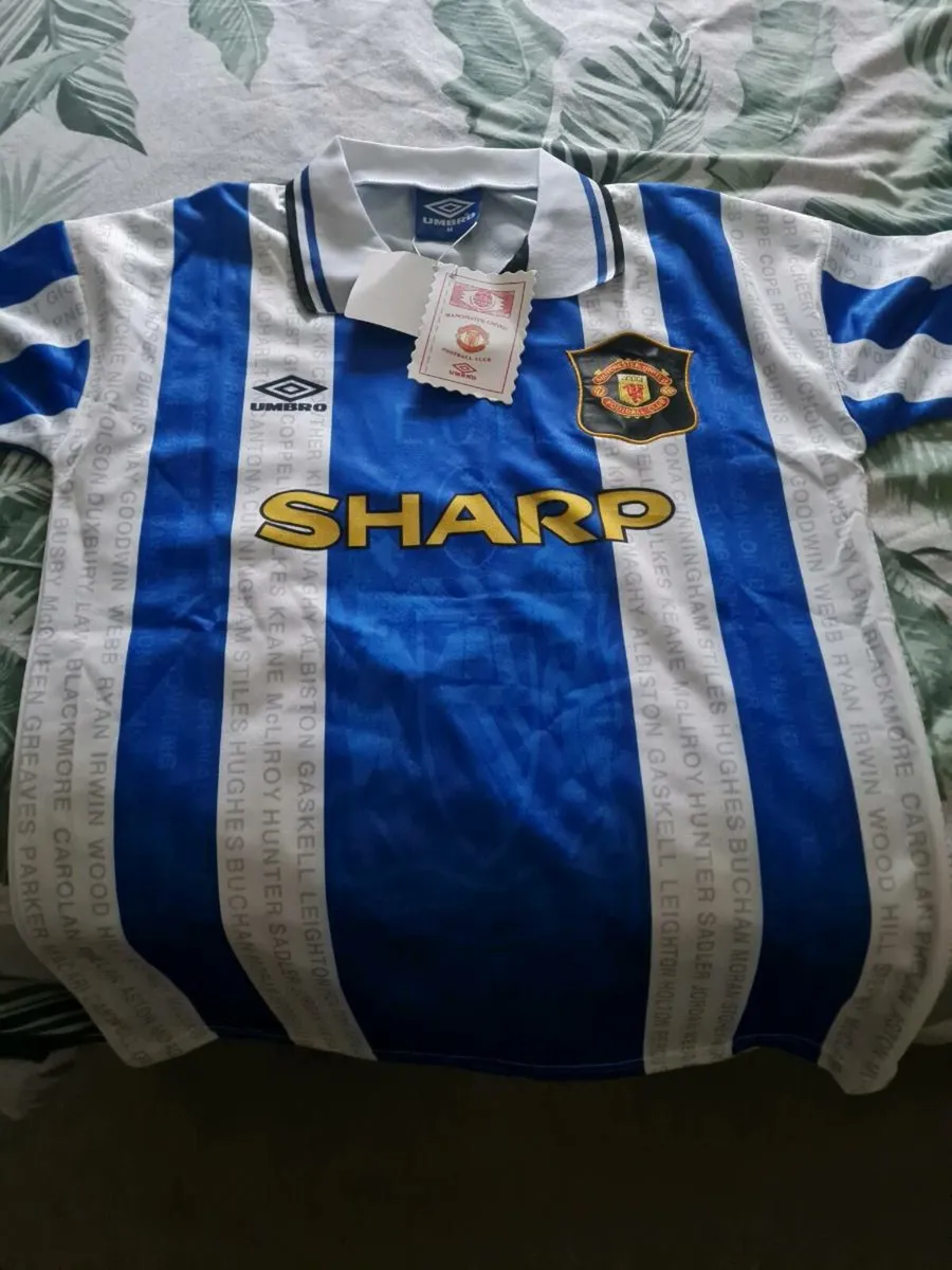 Manchester United Jersey - Image 1