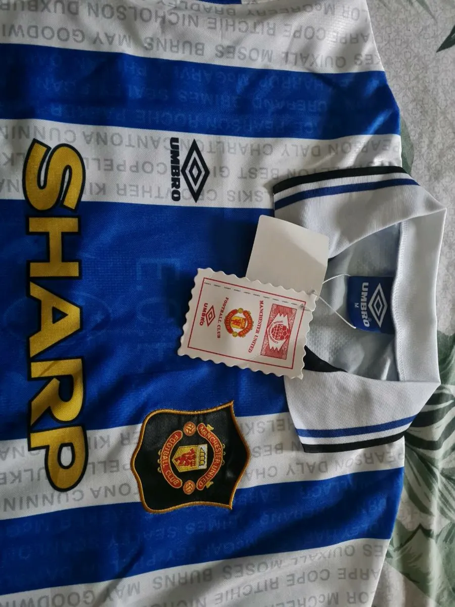 Manchester United Jersey - Image 2