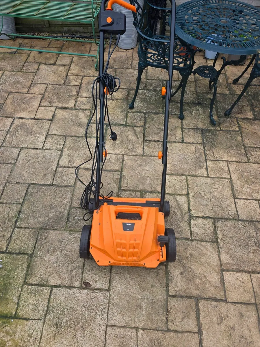 2-in-1 Scarifier & Aerator 1500W