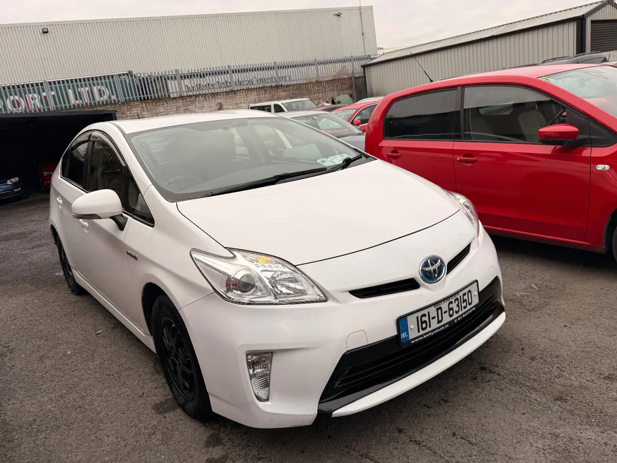 Toyota Prius 2016 hybrid automatic - Image 2
