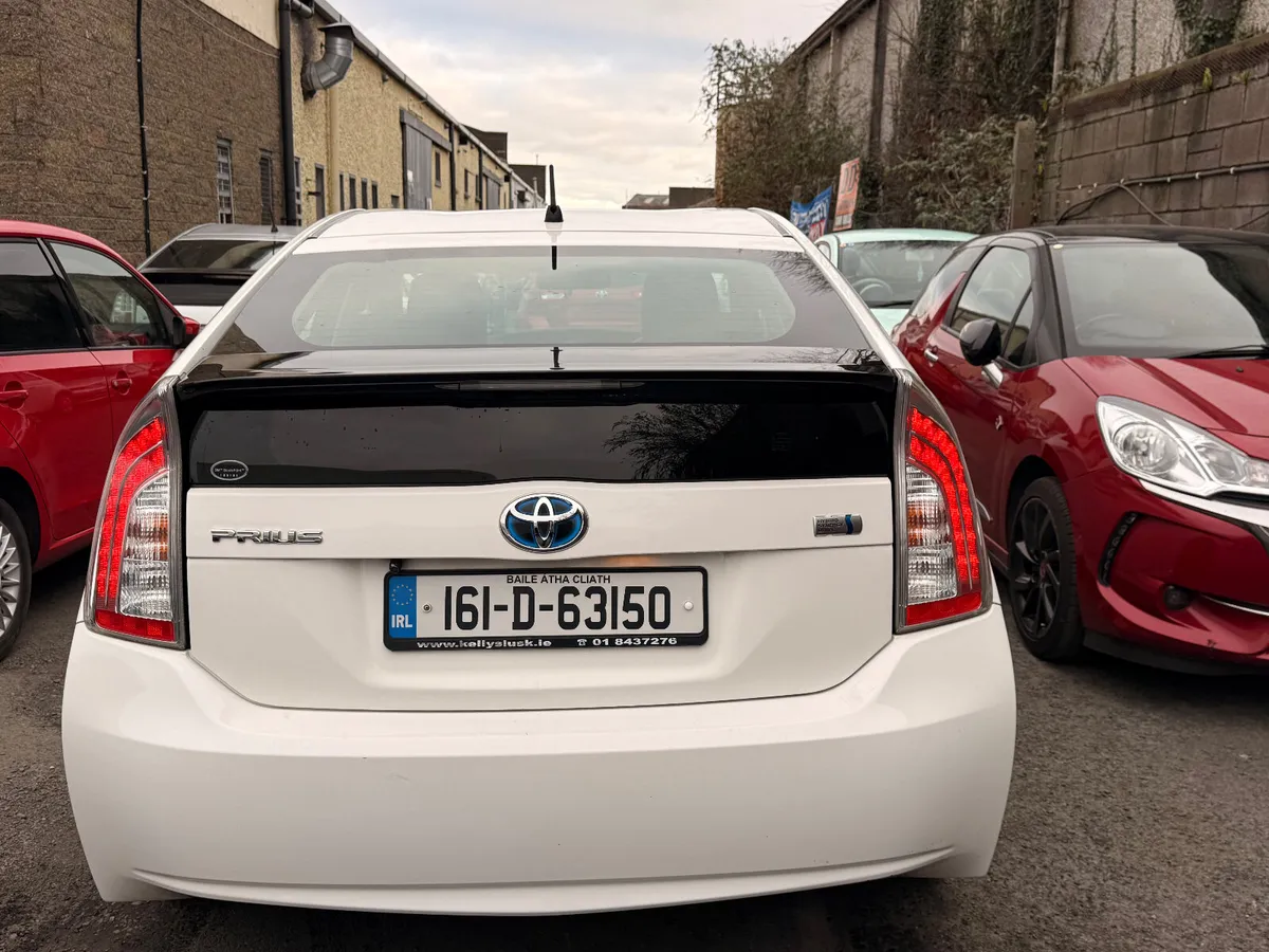 Toyota Prius 2016 hybrid automatic - Image 3