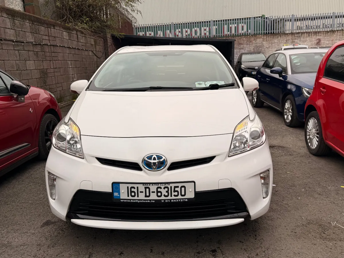 Toyota Prius 2016 hybrid automatic - Image 4