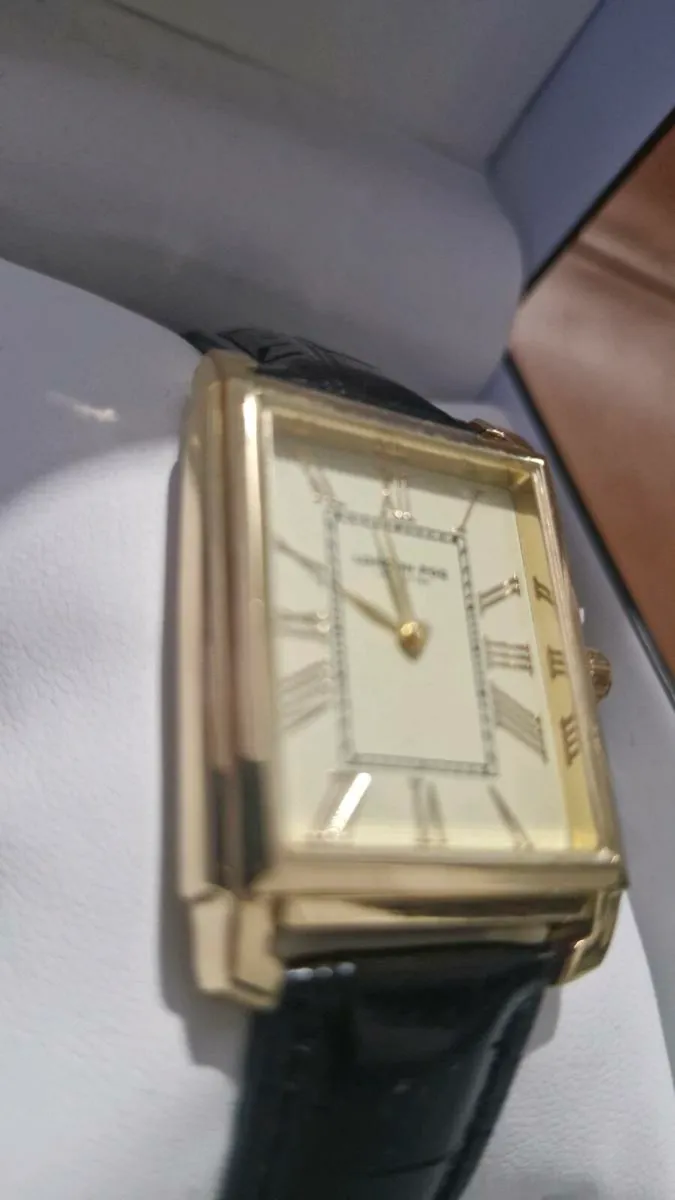 London Fog Collection Sqaure case watch - Image 1