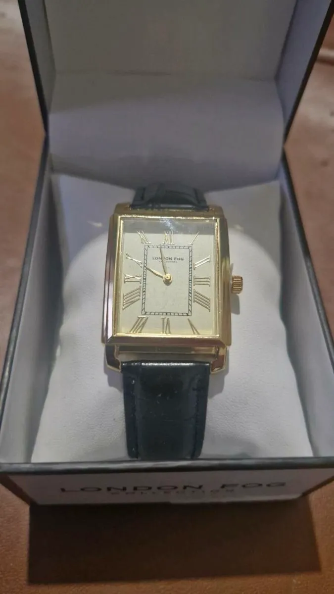 London Fog Collection Sqaure case watch - Image 3