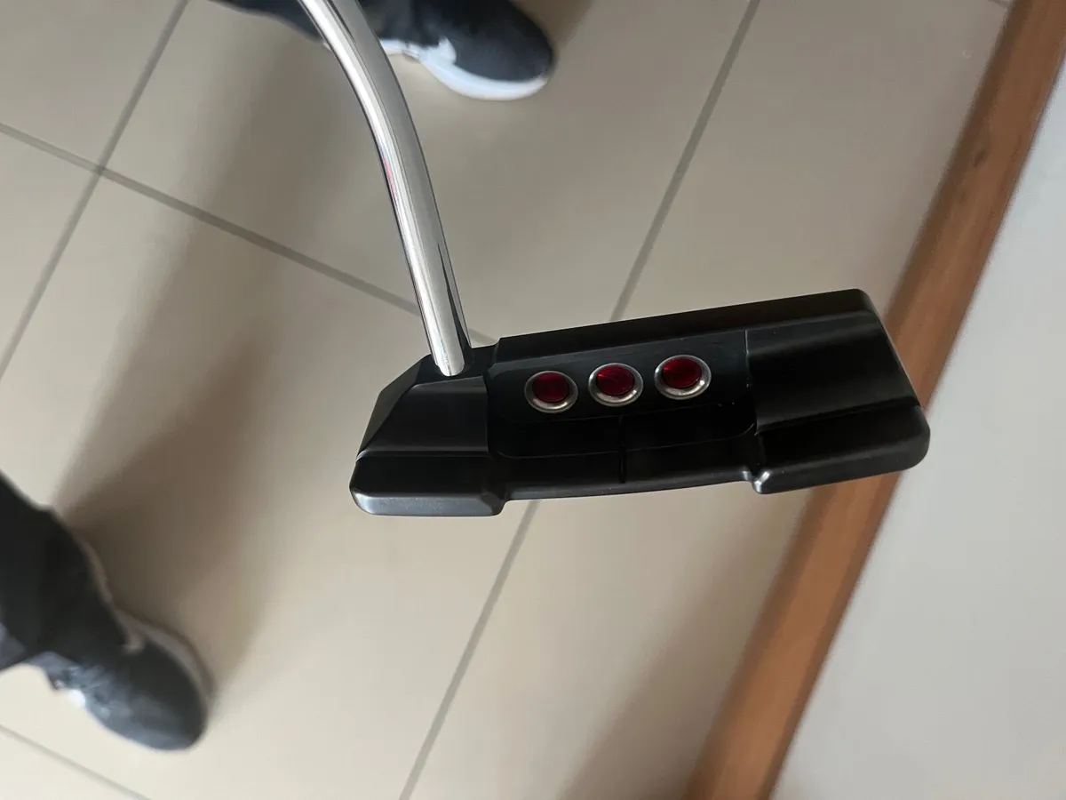 Scotty Cameron 35”  Newport 2 Notchback putter - Image 1
