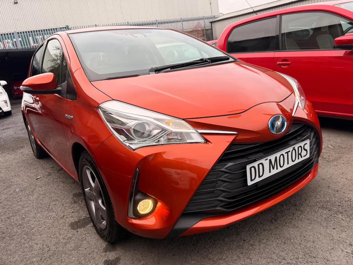 Toyota Vitz / Yaris 2017 hybrid Automatic - Image 4
