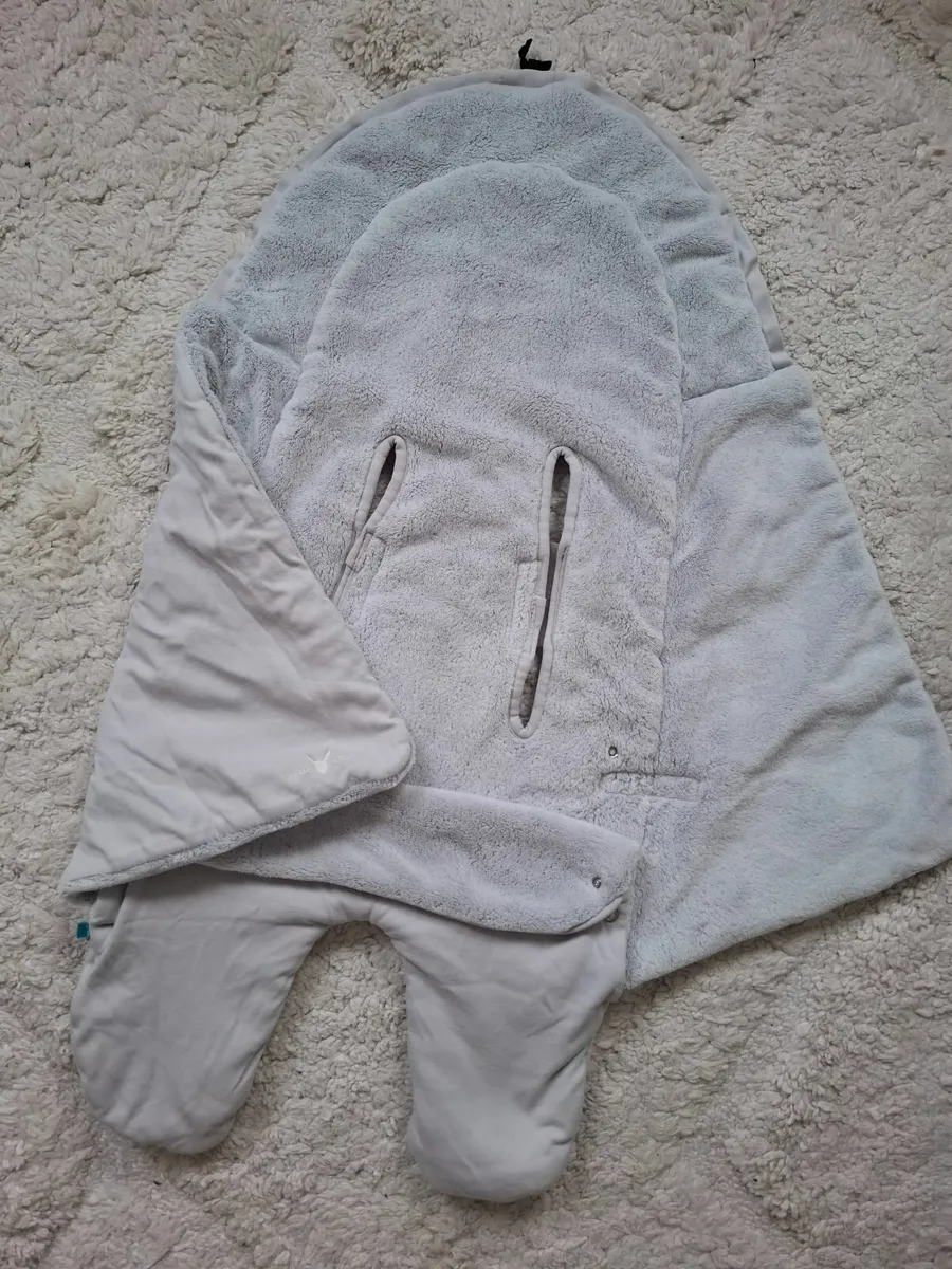 WallaBoo! Grey Carseat Footmuff - Image 1