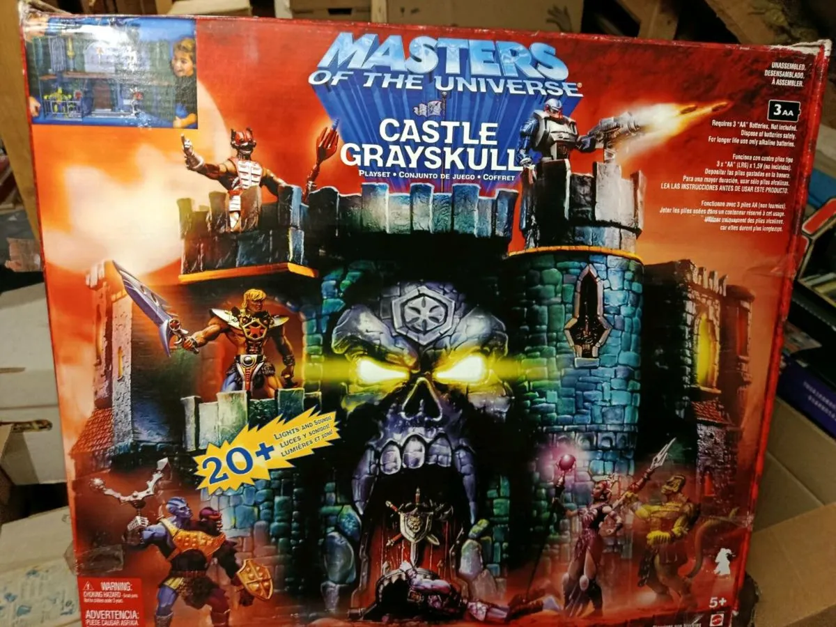 Castle gray skull 2003 - Image 1